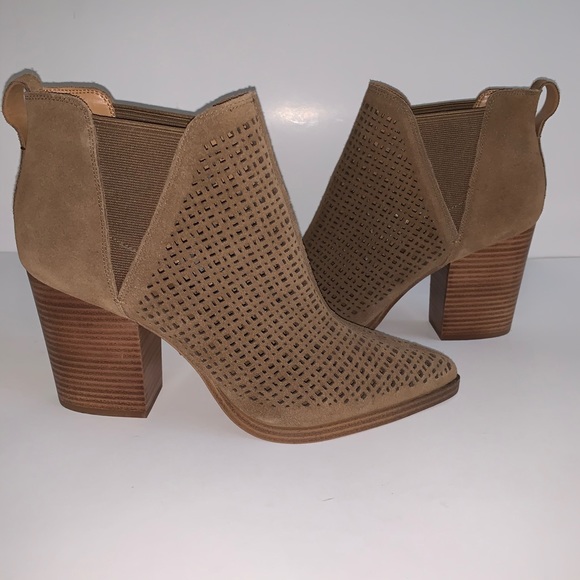 Marc Fisher Ankle Booties Arwen Heeled Size 10 - Picture 3 of 13